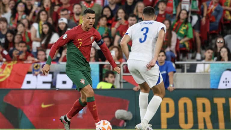 Cristiano Ronaldo a um jogo da internacionalização 200 por Portugal