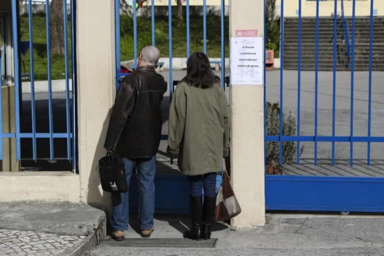 Trabalhadores não docentes anunciam greve entre 31 de julho e 04 de agosto&nbsp;