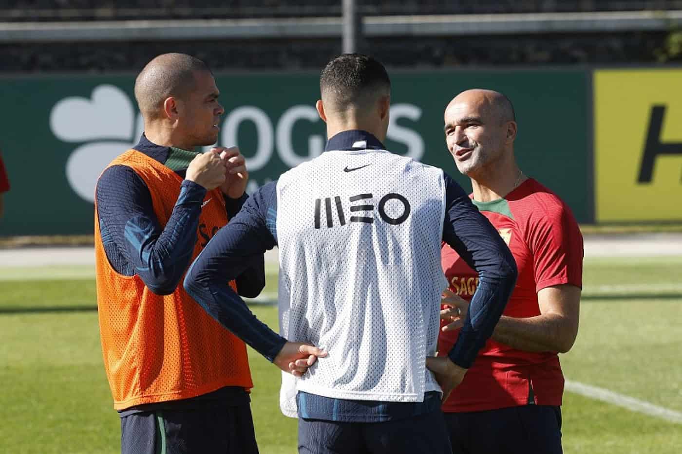 Pepe entre as quatro alterações de Portugal para o duelo com a Islândia