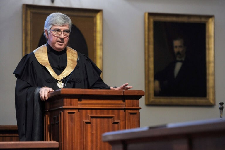 Reitores pedem suspensão de acordo com universidades dos EUA que receberam 310 ME