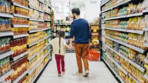 Famílias poupam menos e rendimento disponível real cai 0,1% no primeiro trimestre&nbsp;