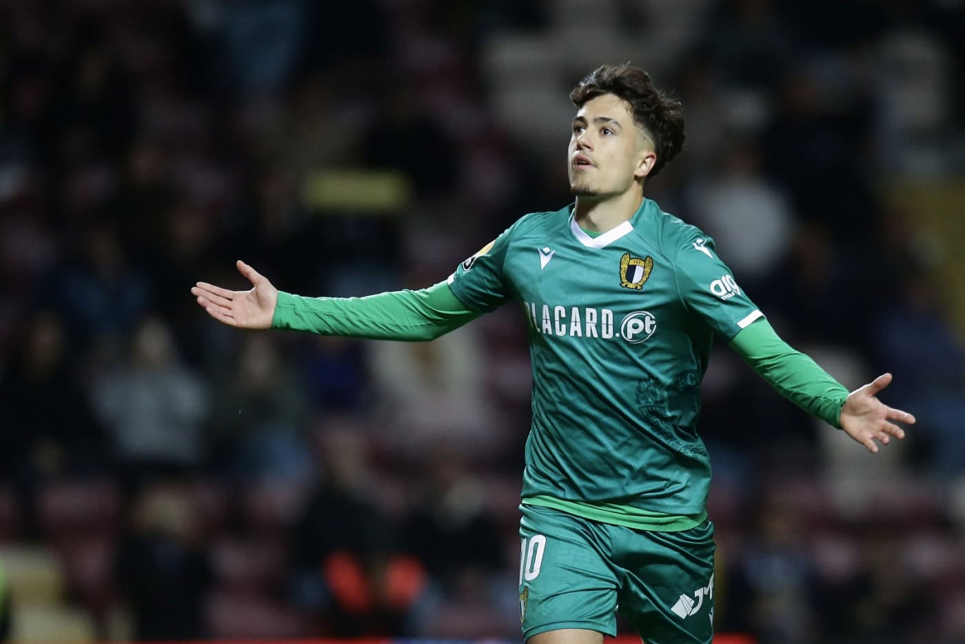 Médio do FC Famalicão eleito jovem jogador do ano