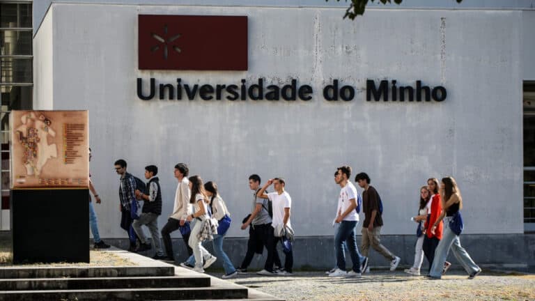 UMinho desce no QS World University Rankings 2023 para 611.ª posição