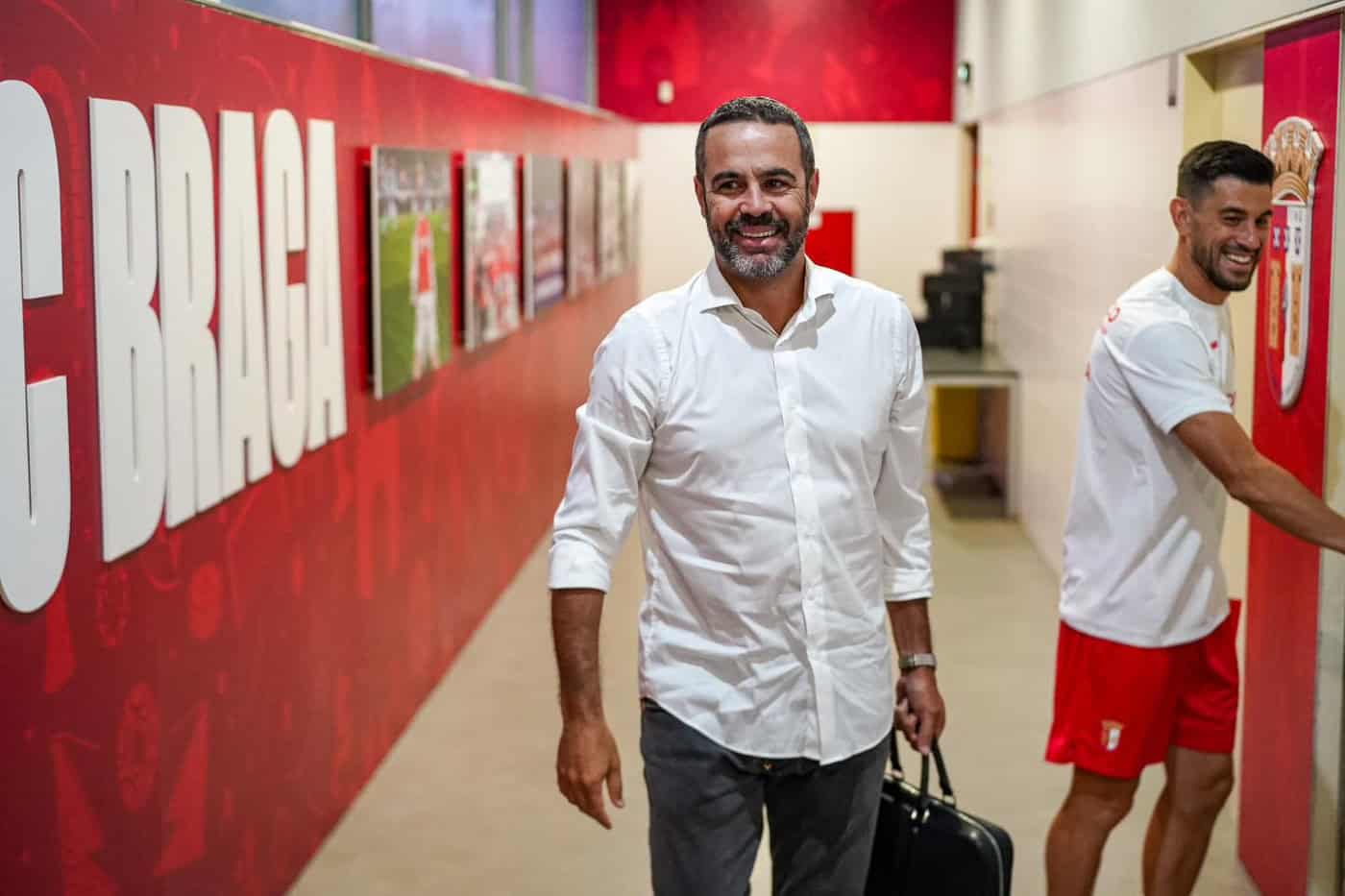 Cinco ausências no regresso ao trabalho do SCB