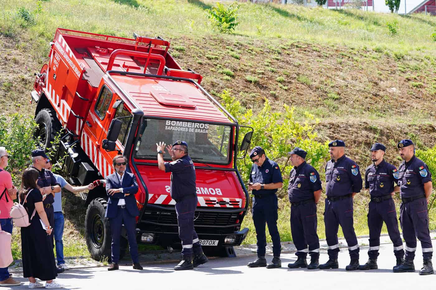 Novo veículo “melhora” capacidade dos Sapadores de Braga para combater incêndios