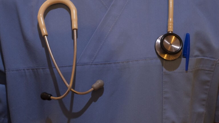 Médicos em greve até quinta-feira