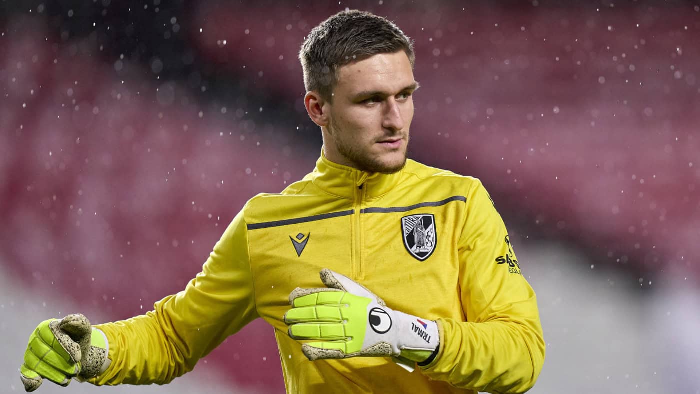 Guarda-redes Matous Trmal deixa Vitória SC