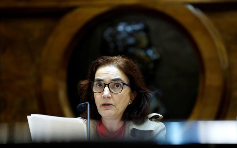 Governo quer taxa para a entrega de doutoramento igual para todos&nbsp;