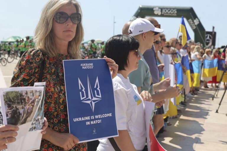 Ucranianos em Portugal pedem apoio para adesão à NATO