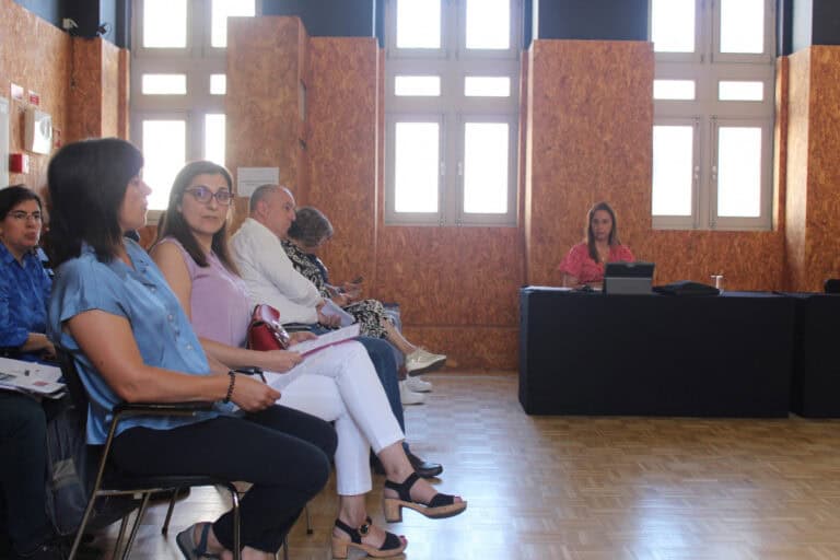 Pais de crianças com necessidades específicas ainda sem resposta para "pontas"