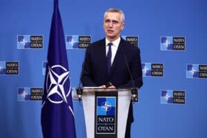 Ucrânia convidada a aderir à NATO quando cumprir condições e sem "calendário"&nbsp;