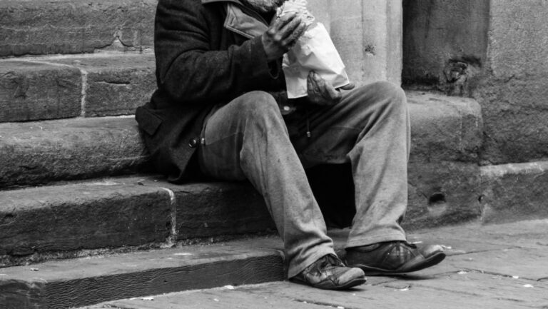 Dos 86 sem-abrigo identificados em Guimarães 11 têm curso superior