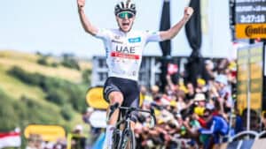Pogacar ganha penúltima etapa, Vingegaard 'confirma' vitória na geral da Volta a França