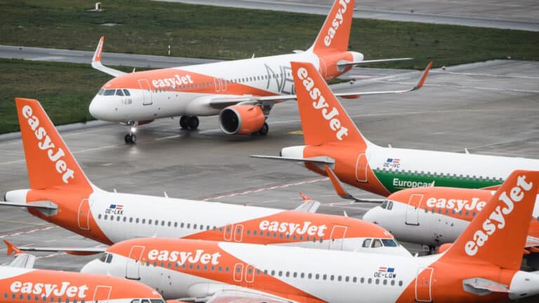 Companhia easyJet diz que adesão à greve foi de 50% e sindicato aponta 90%