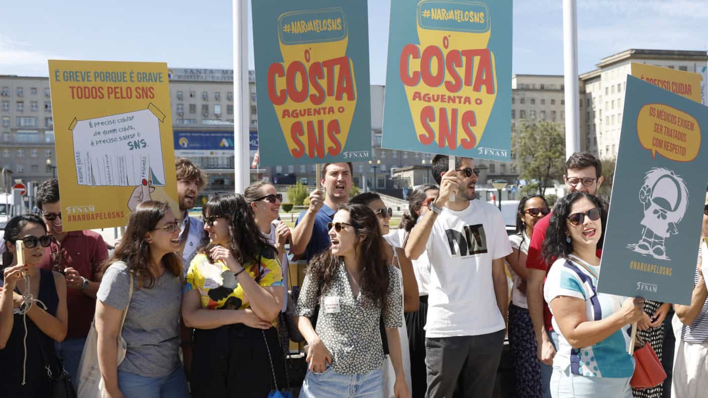 Médicos de família e farmacêuticos voltam hoje à greve&nbsp;