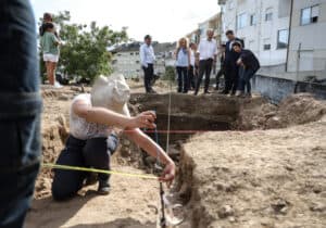 Estudantes de arqueologia da UMinho descobrem&nbsp;vestígios do Fórum da Cidade Romana