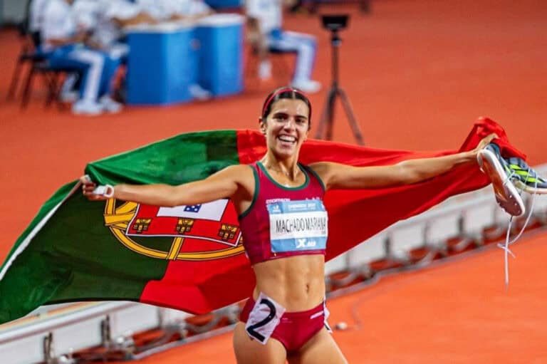 Mariana Machado conquista o ouro nos mundiais universitários