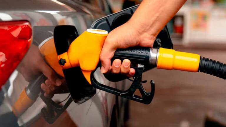 Mexidas nos combustíveis: gasóleo desce e gasolina sobe&nbsp;
