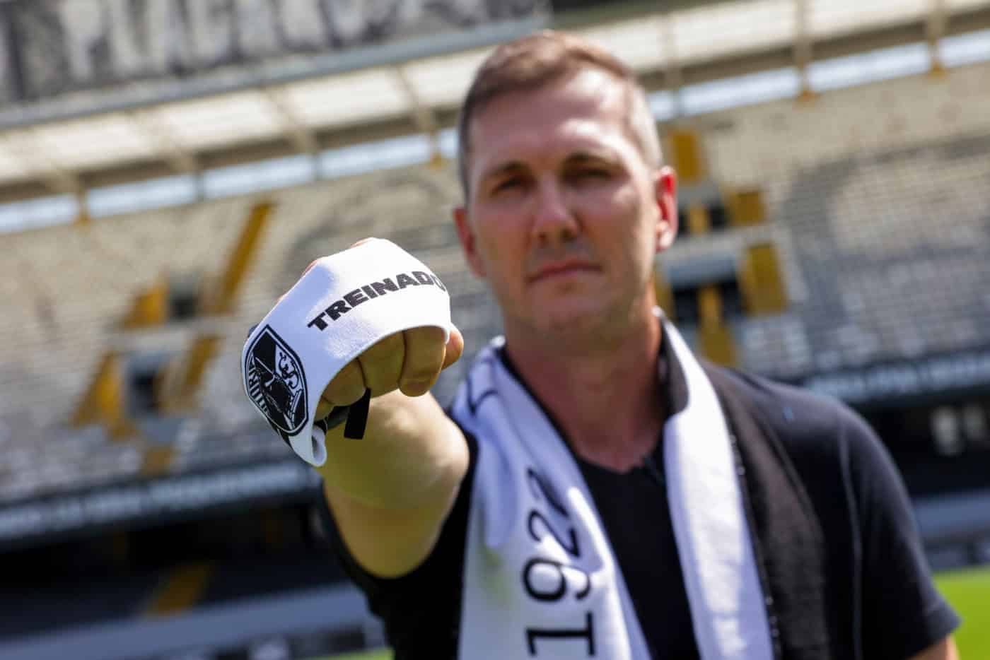 “Espero fazer com que o Vitória ocupe um grande lugar no campeonato"