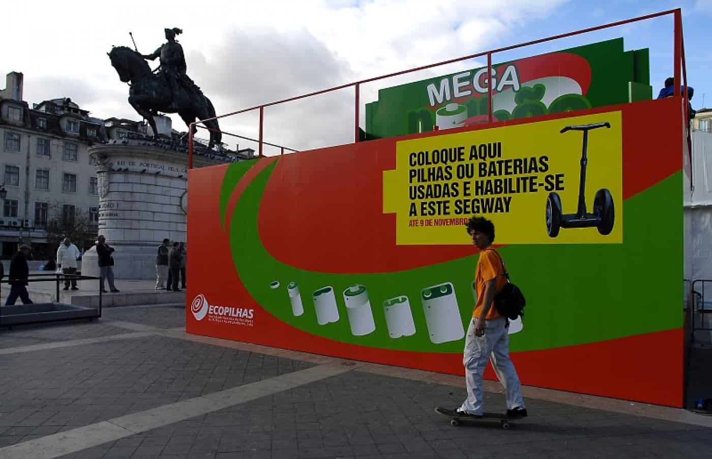 Entrega de pilhas e equipamentos elétricos apoia IPO