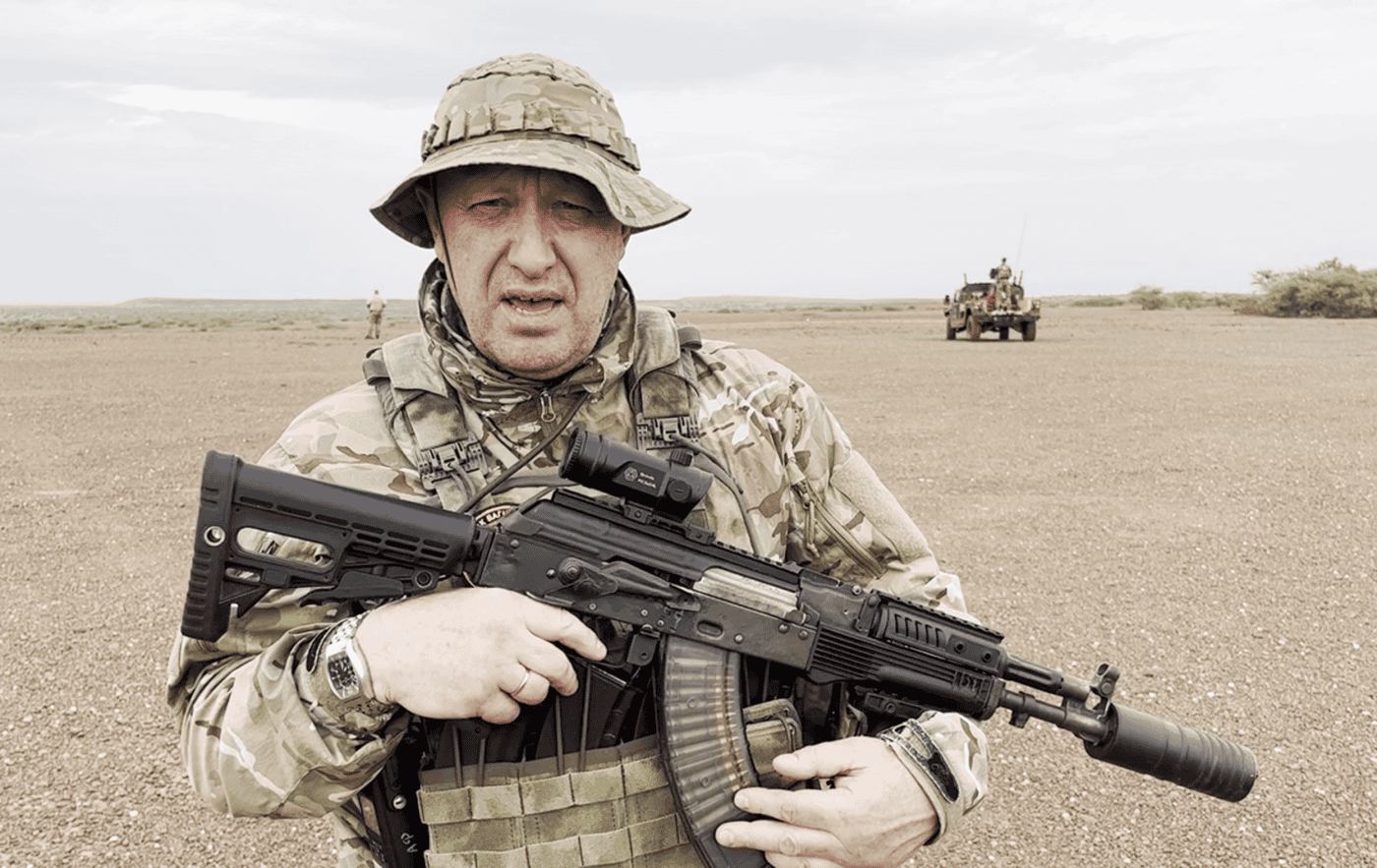 Prigozhin na lista de passageiros. Avião cai na Rússia, matando todos os ocupantes