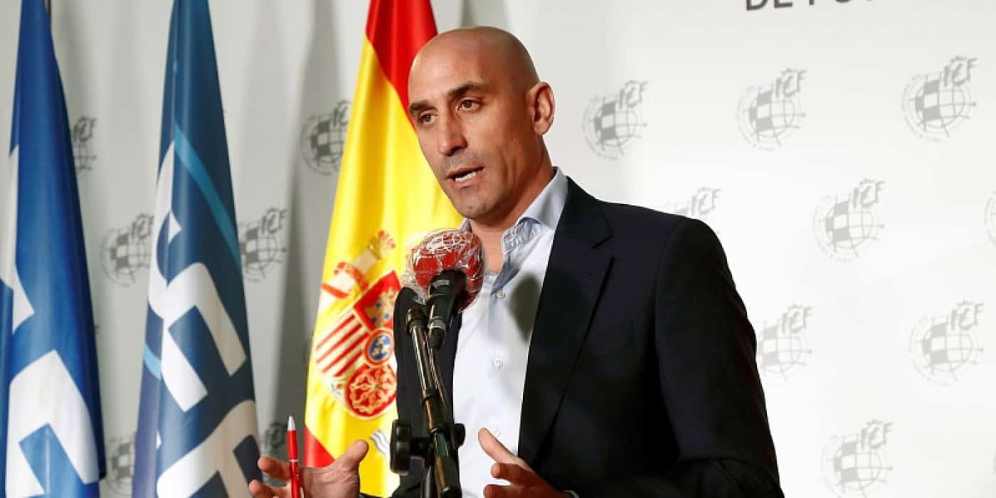 FIFA abre inquérito disciplinar a presidente da Federação espanhola