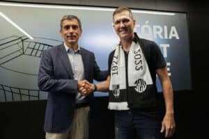 Presidente do Vitória está "confortável em relação às qualificações de Paulo Turra"
