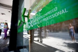 PCP diz que aumento de desempregados no IEFP "confirma agravamento da situação económica"