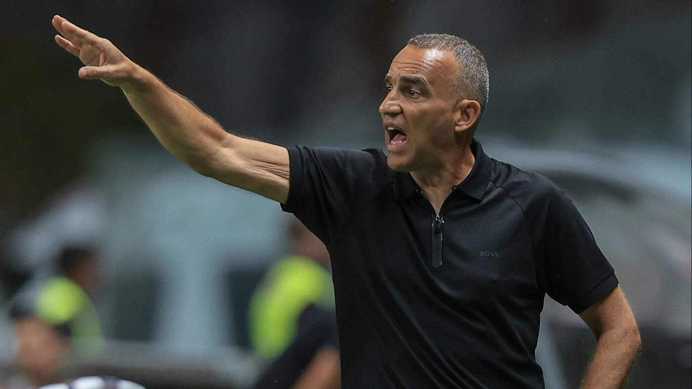 Treinador do FC Famalicão à espera de jogo "difícil" frente a Farense "motivado"