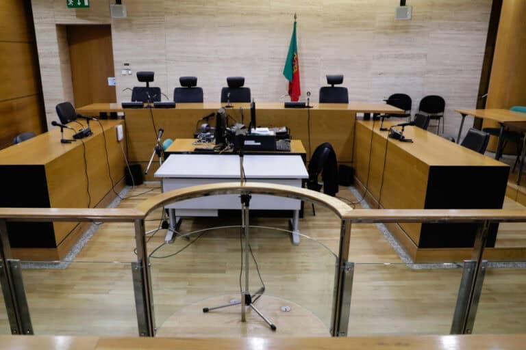 Tribunais parados em todo o país devido a falha do sistema informático