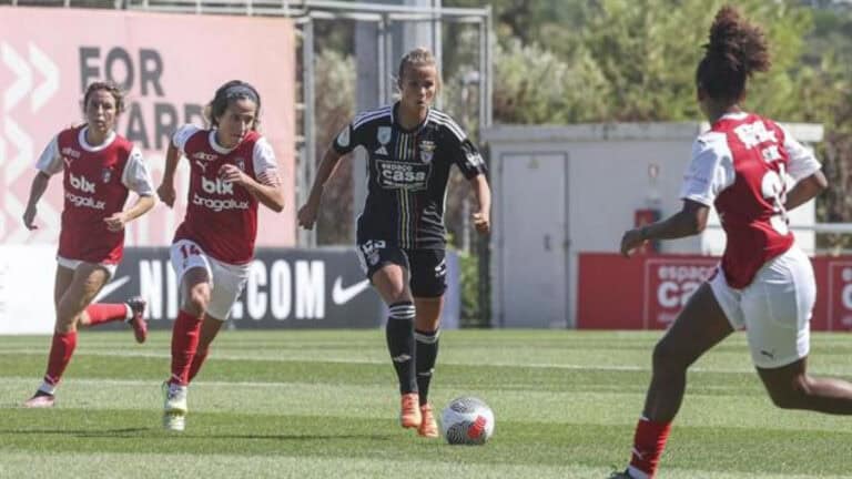 Futebol Feminino Treinador do Benfica que empurrou guarda-redes do SC Braga suspenso&nbsp;