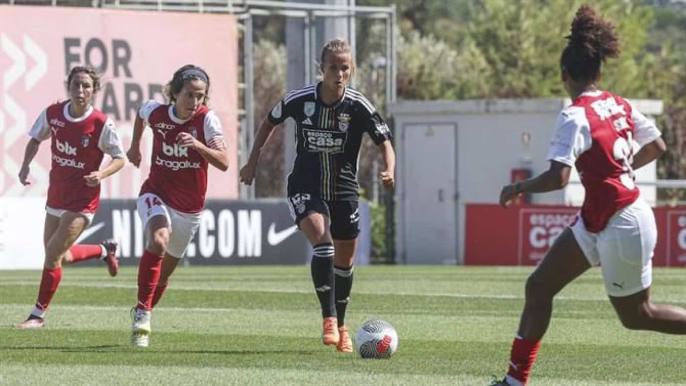 Futebol Feminino Treinador do Benfica que empurrou guarda-redes do SC Braga suspenso