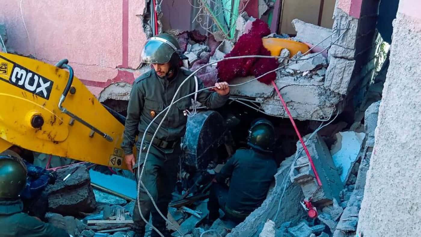 Sobe para 2012 o número oficial de mortes no sismo em Marrocos&nbsp;