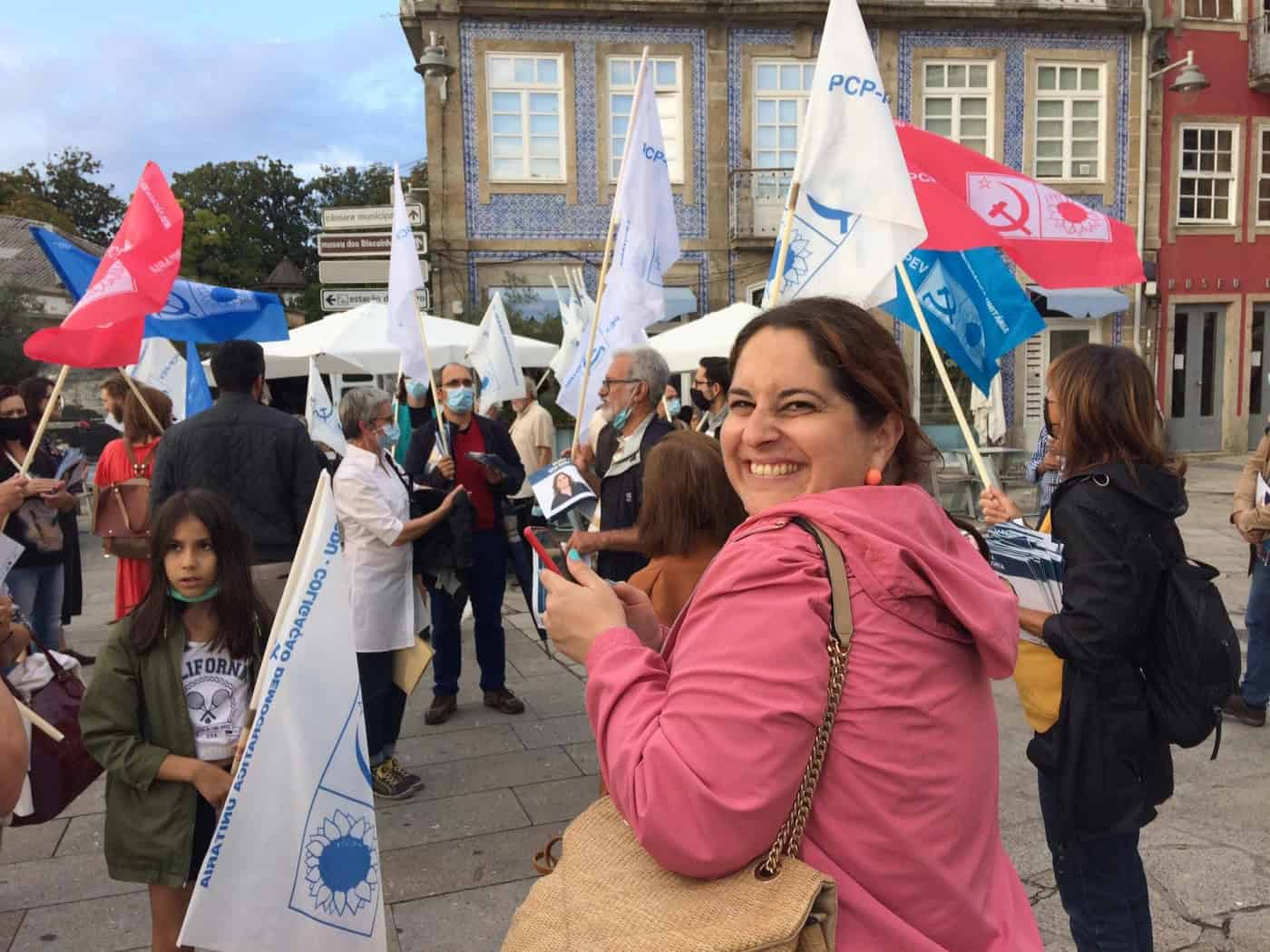 Executivo aprova voto de louvor a Bárbara de Barros, de saída da vereação