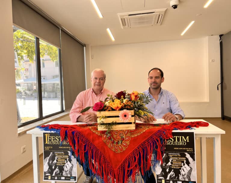 Festim Rusgueiro junta folclore, teatro popular e música clássica na Praça