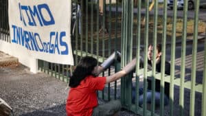 Ativistas climáticos bloqueiam entrada do Conselho de Ministros&nbsp;