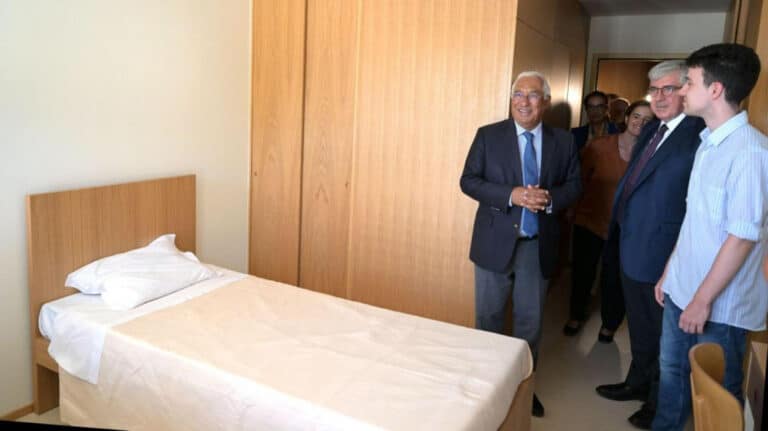 Costa diz que "dê por onde der" alojamento para estudantes tem que duplicar até 2026