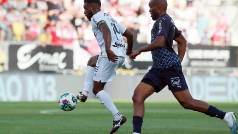 Farense vence Sporting de Braga e acerca-se dos lugares cimeiros