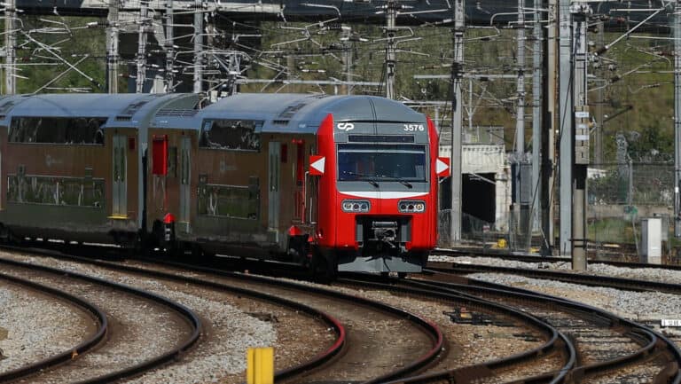 Dez anos de passe gratuito para quem entregar um carro antigo para abate&nbsp;