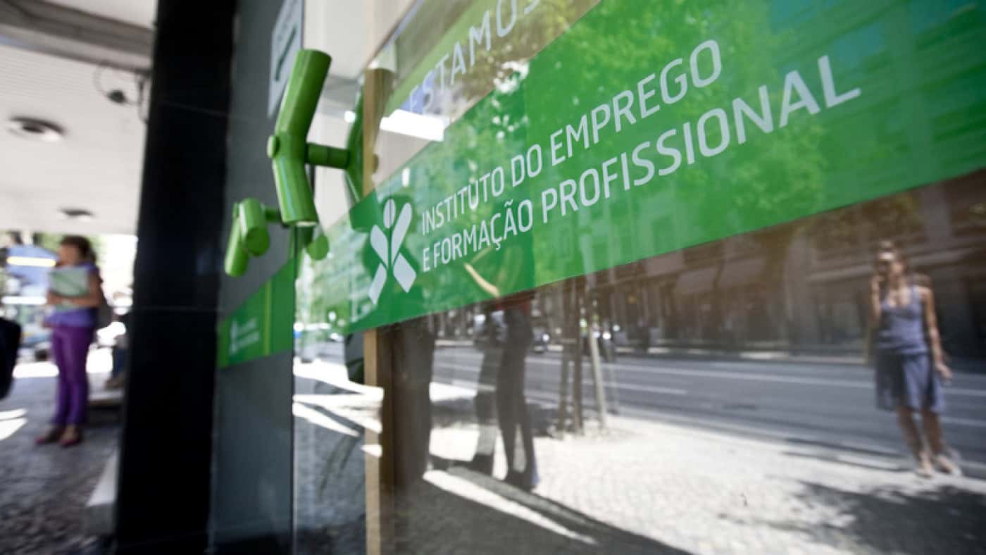 Desemprego desce para 6,2% em agosto face a julho