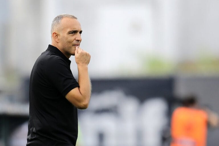 João Pedro Sousa admite que "menos que o quinto lugar é insucesso"