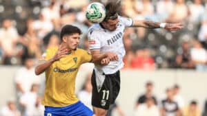 Vitória SC transfigura-se na segunda parte e bate Estoril Praia