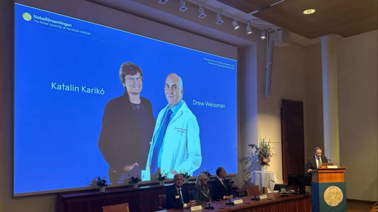 Desenvolvimento de vacinas. Nobel da Medicina atribuído a Katalin Karikó e Drew Weissman