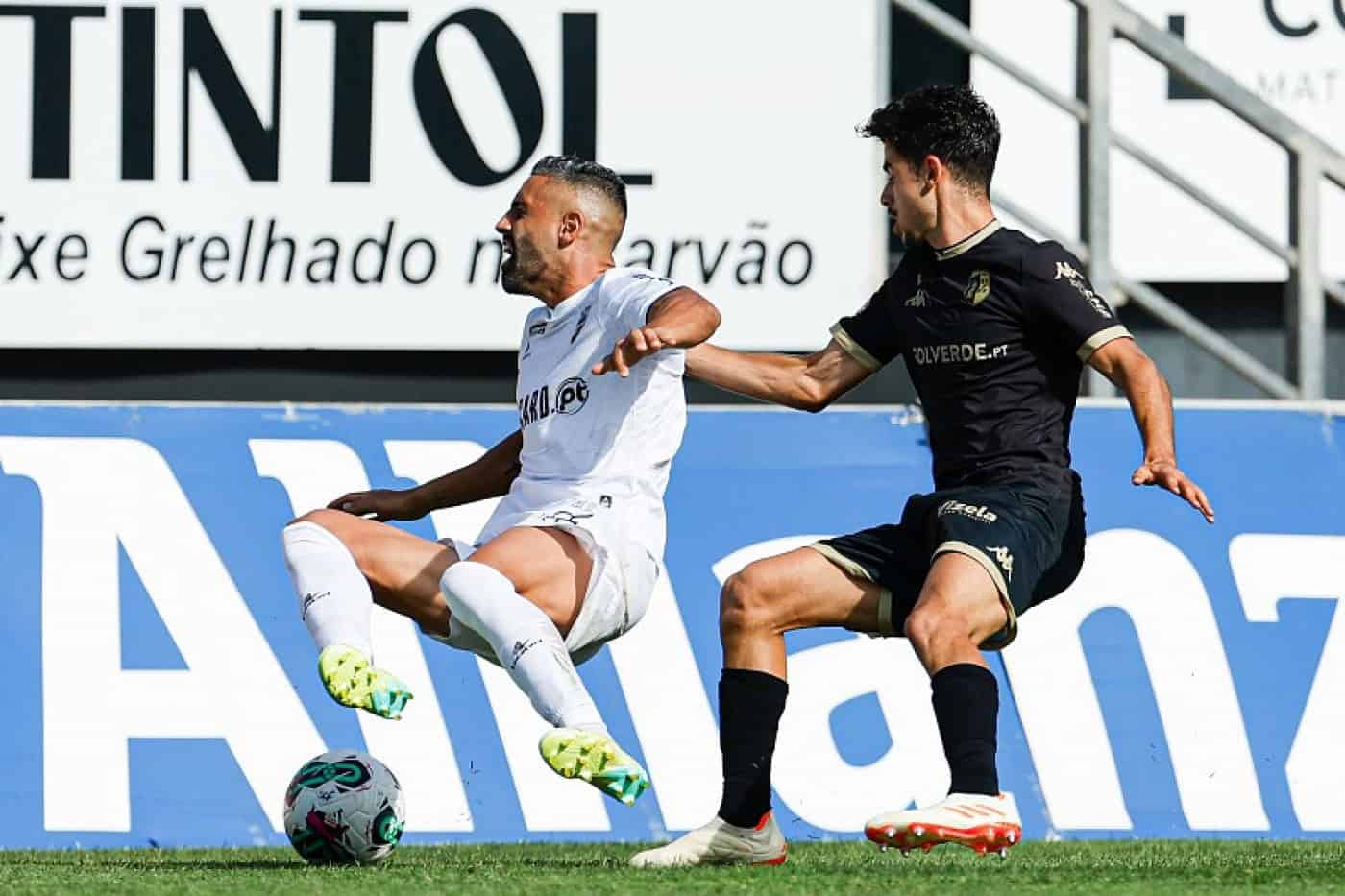 Farense empata na receção ao Vizela em jogo sem golos