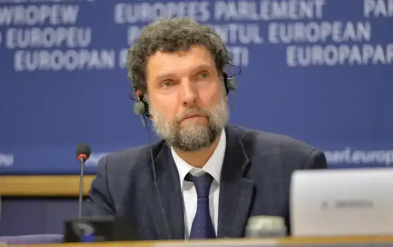 Ativista turco Osman Kavala recebe prémio de direitos humanos&nbsp;