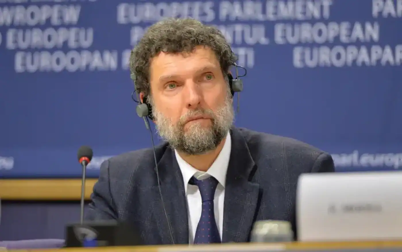 Ativista turco Osman Kavala recebe prémio de direitos humanos
