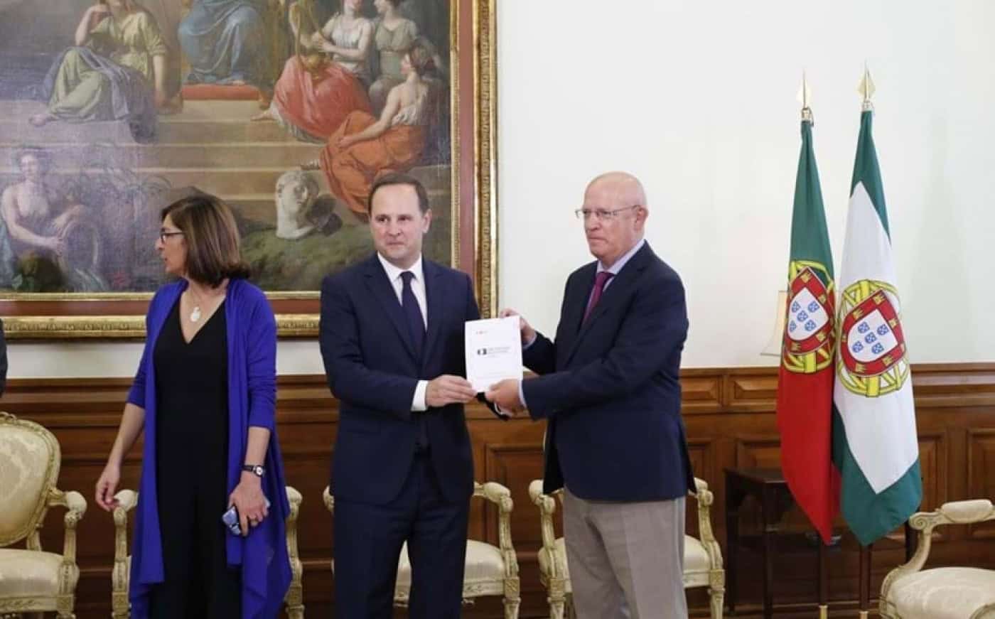 Proposta do OE 2024 foi entregue. Medina garante "importante redução do IRS"