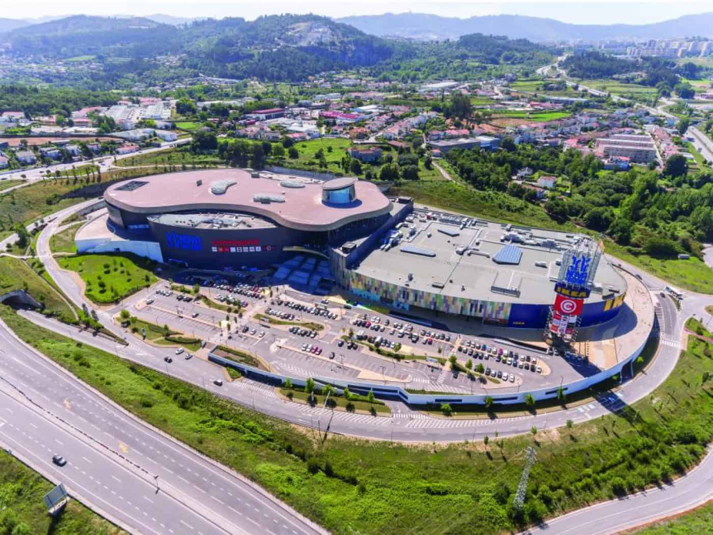 Centros comerciais faturaram 9.770 milhões em 2022, batendo recorde de 2019