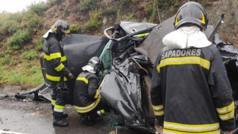 Colisão frontal com camião em Braga tira a vida a jovem de 19 anos