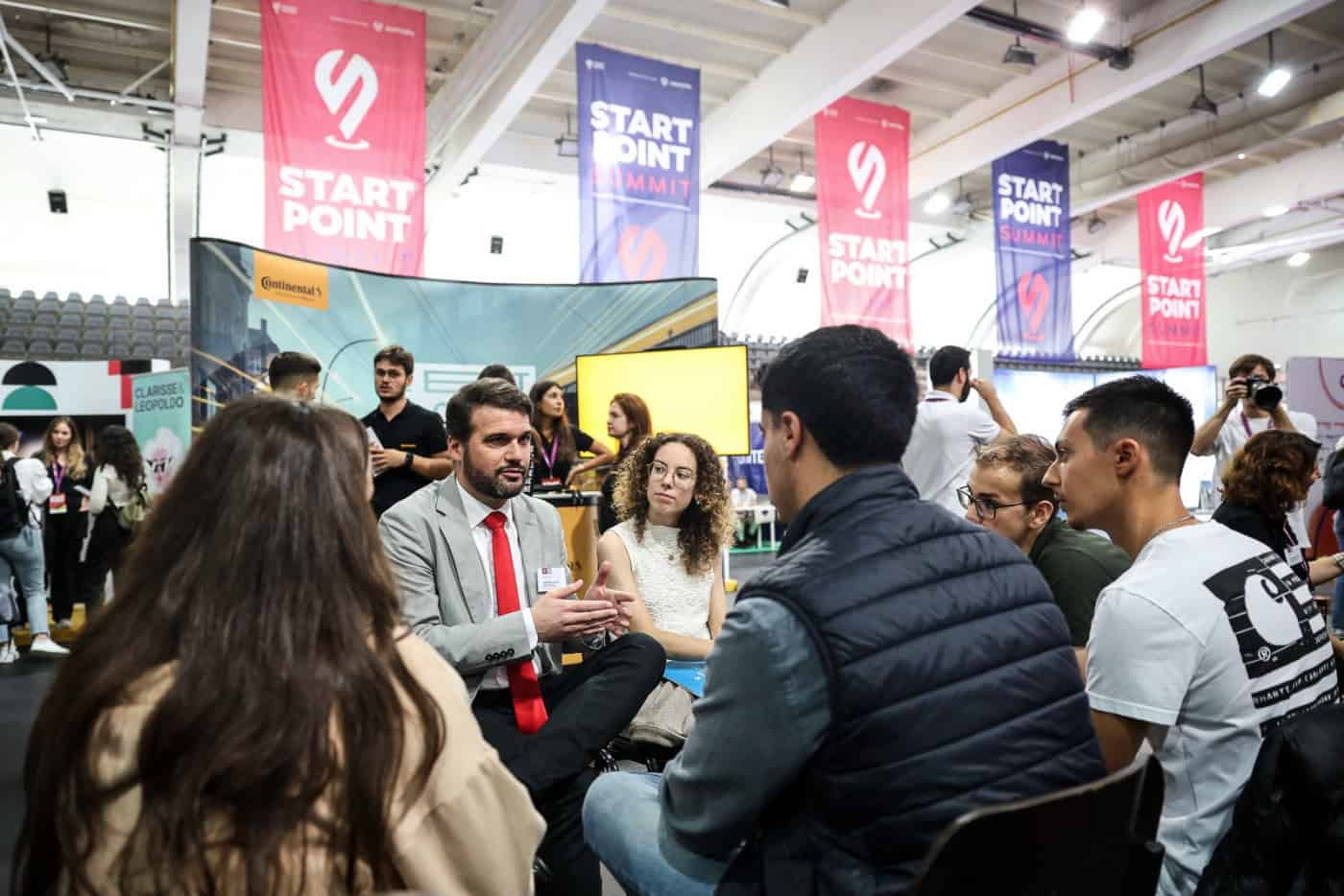 Governo lança Programa de Incentivo ao Empreendedorismo Jovem no ensino secundário